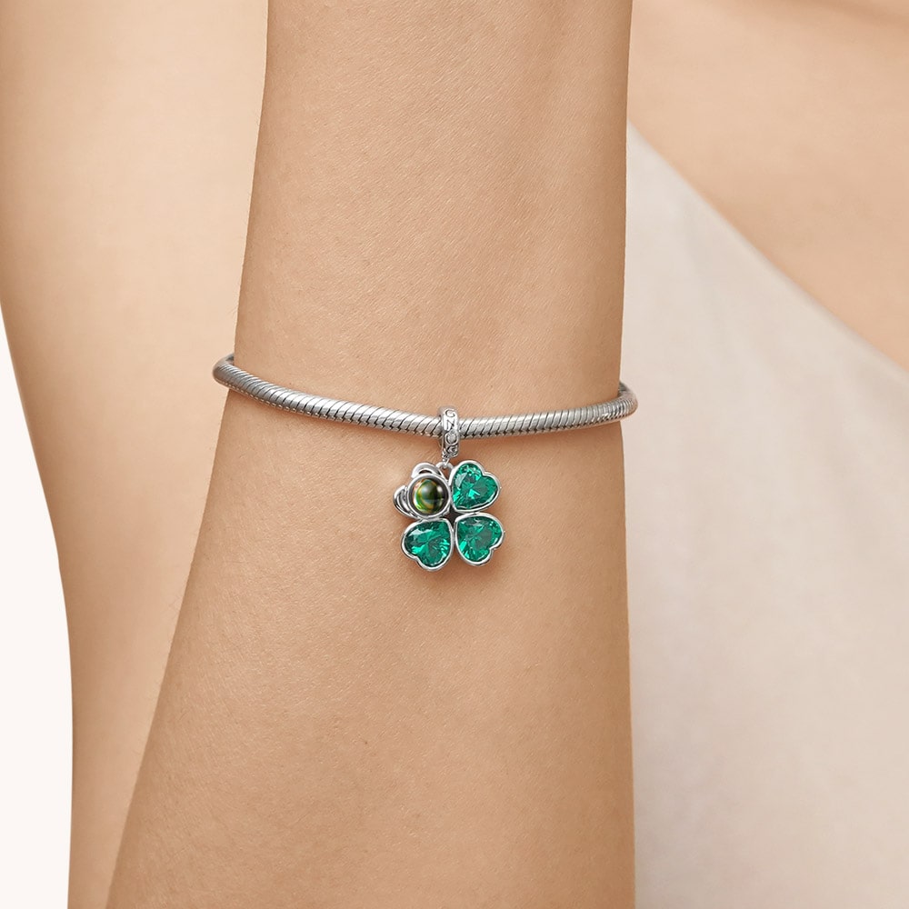 Gnoce Projection Four Leaf Clover Photo Charm Platinum-plated Silver Blend_7