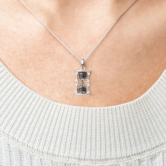 Gnoce Skull Hourglass Necklace_4