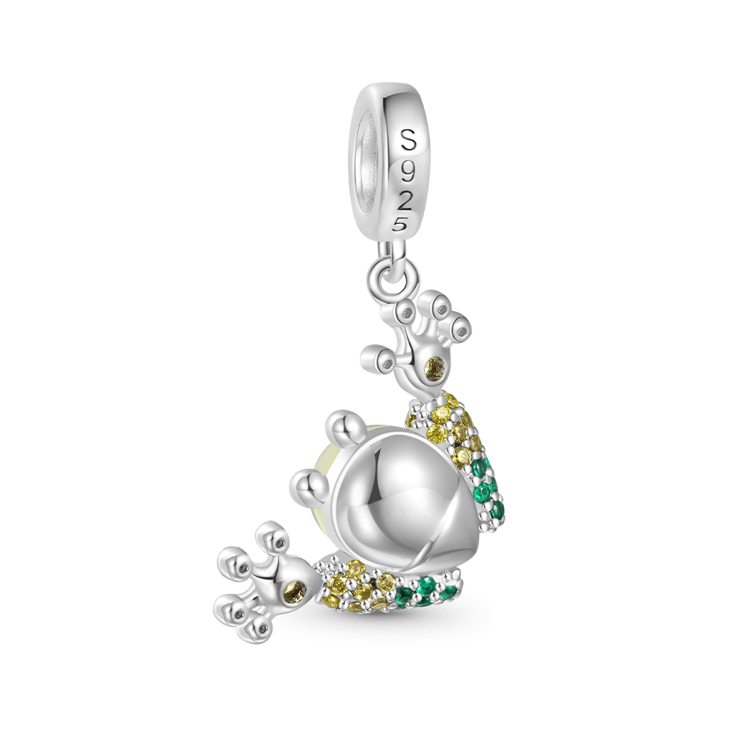 Gnoce Green Beneficial Insect Frog Pendant Dangle Charm_2