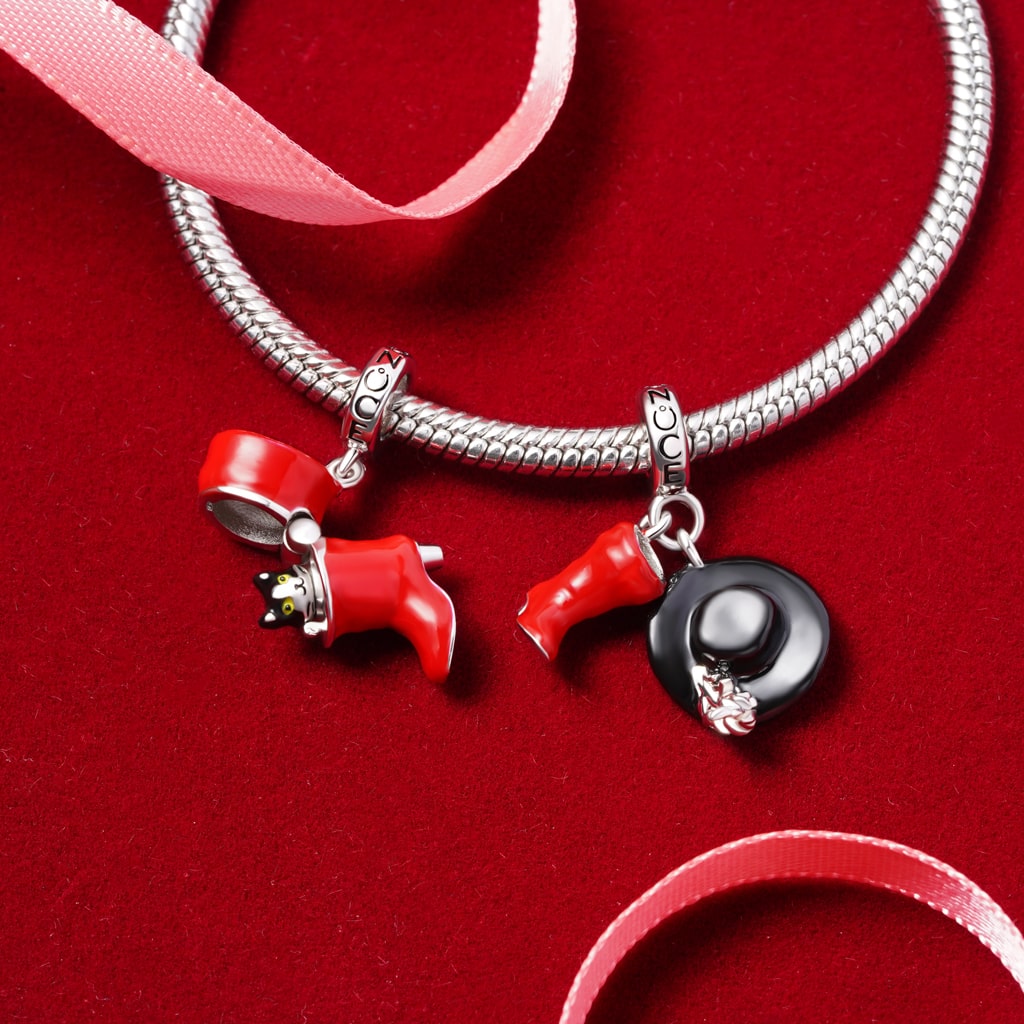 Gnoce Puss In Boots Openable Red Boot Pendant Dangle Charm_4