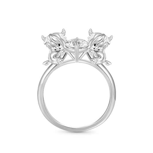 Gnoce Highland Cow Hug White Diamond Ring_1