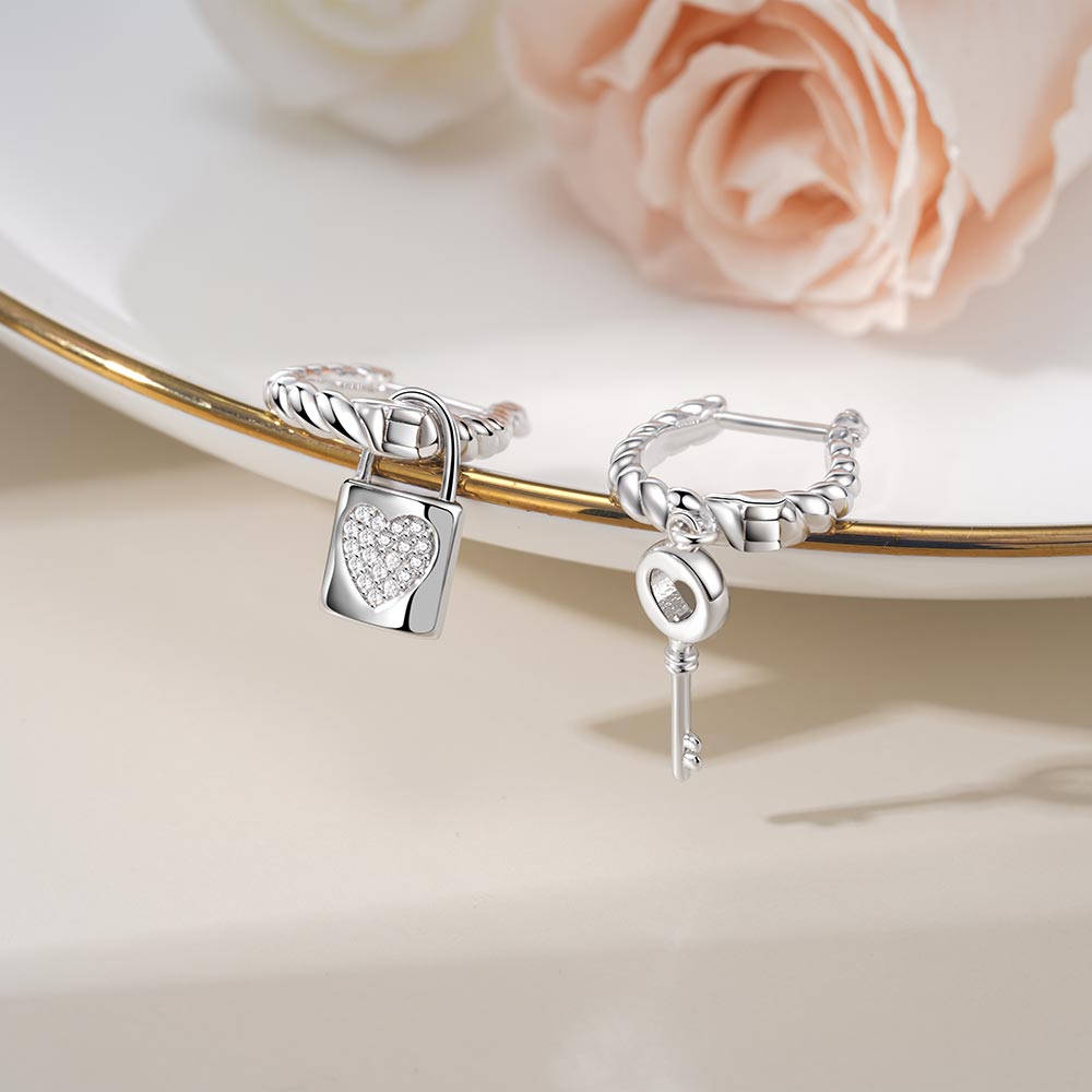 Gnoce Asymmetrical Lock Key Twisted Rope Earrings Platinum-plated Silver Blend_5