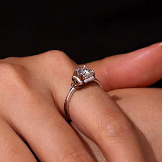 Gnoce Siamese Cat Embraces Moissanite Round Cut Ring_9