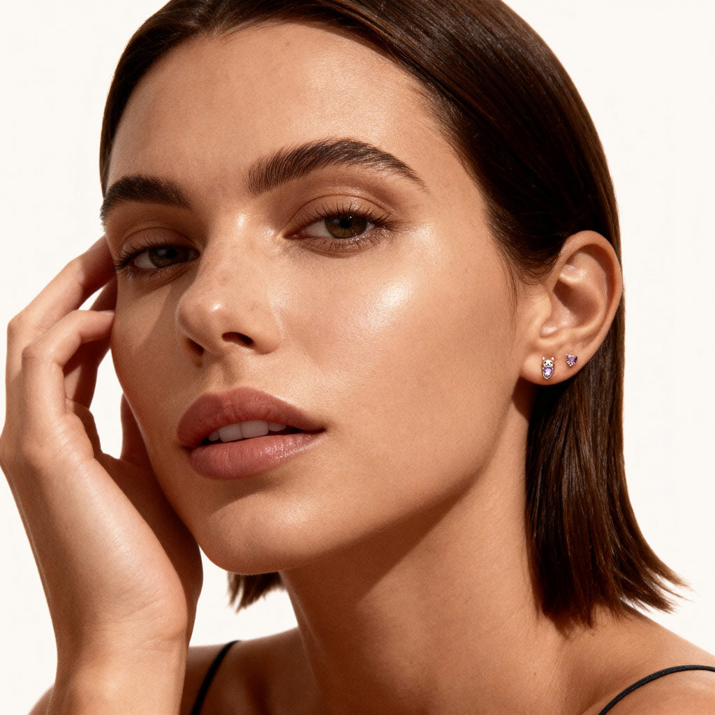 Gnoce Pet Cat Embrace Love Stud Earrings Platinum-plated Silver Blend_3