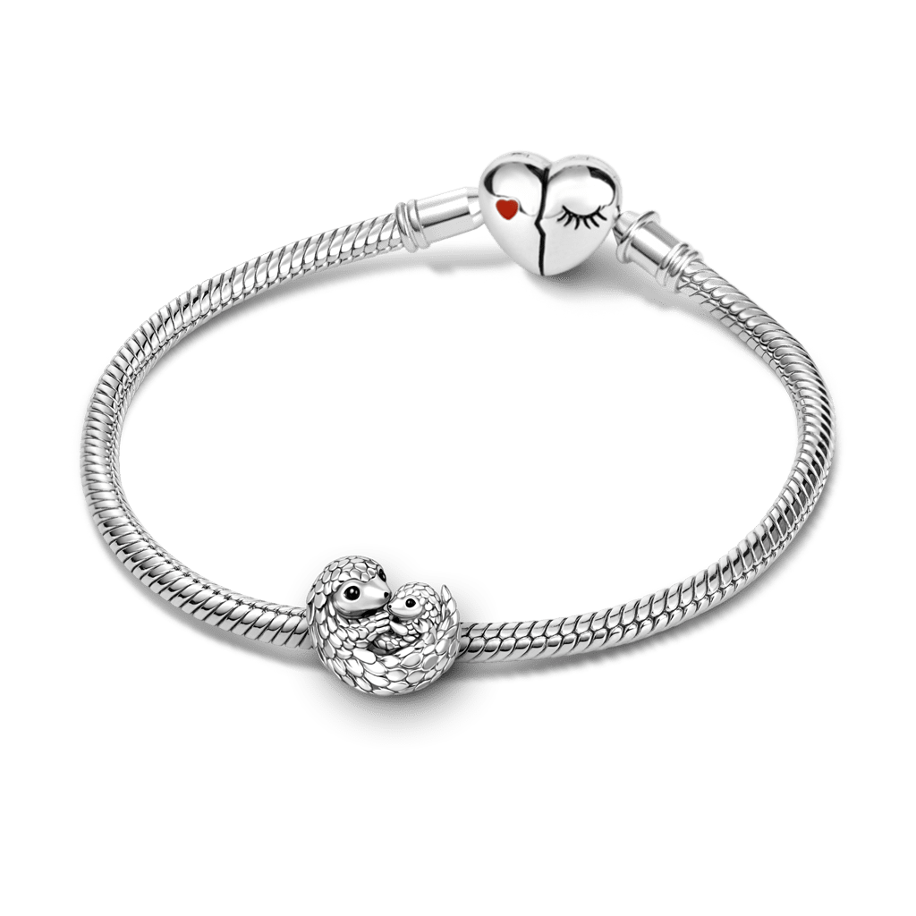 Gnoce Pangolin Embraces Baby Charm Platinum-plated Silver Blend_3