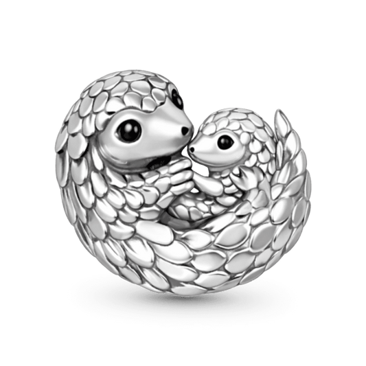 Gnoce Pangolin Embraces Baby Charm Platinum-plated Silver Blend_1