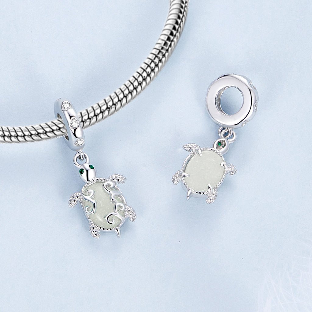 Gnoce Glow-in-the-Dark Sea Turtle Pendant Dangle Charm_3