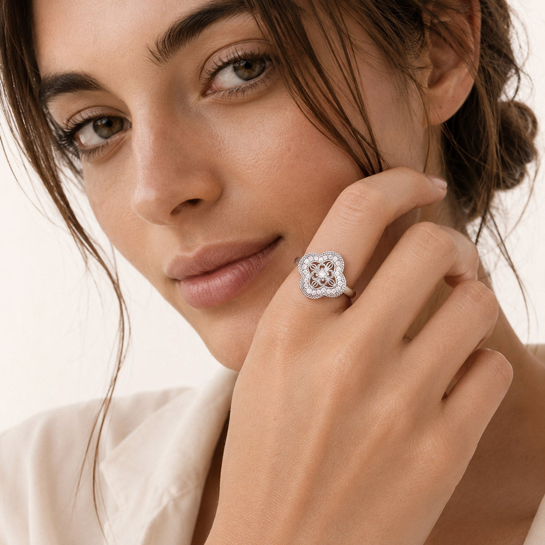 Gnoce Oval Filigree Clover Ring Platinum-plated Silver Blend_3