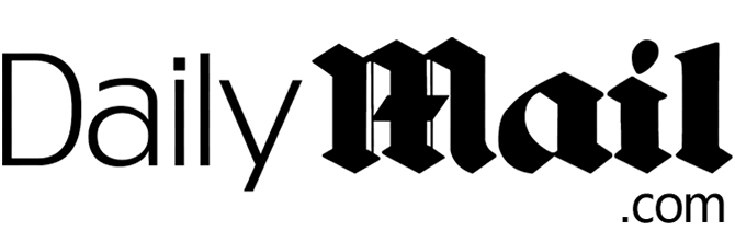“這款吊墜的設計靈感源自經久不衰的楓葉圖案，精工細作，注重細節，定能讓您脫穎而出。”
